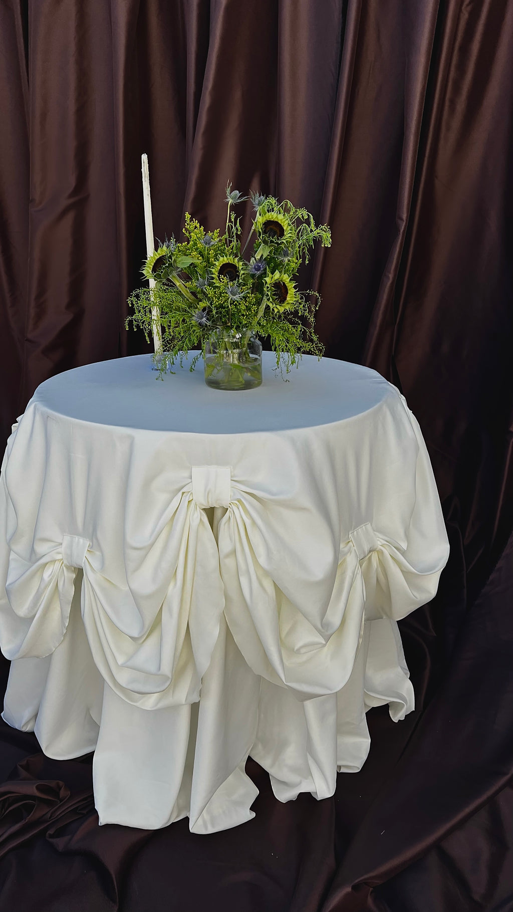 The Laurel Linen