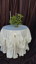 The Laurel Linen