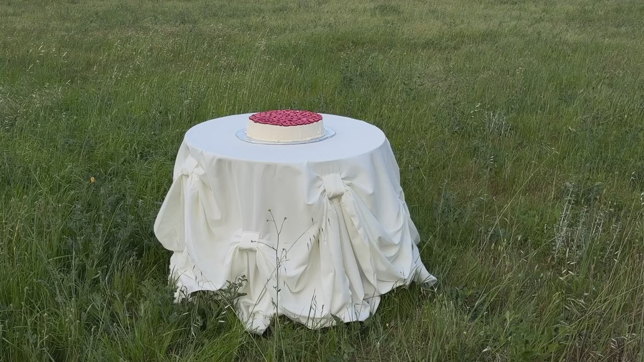The Laurel Linen